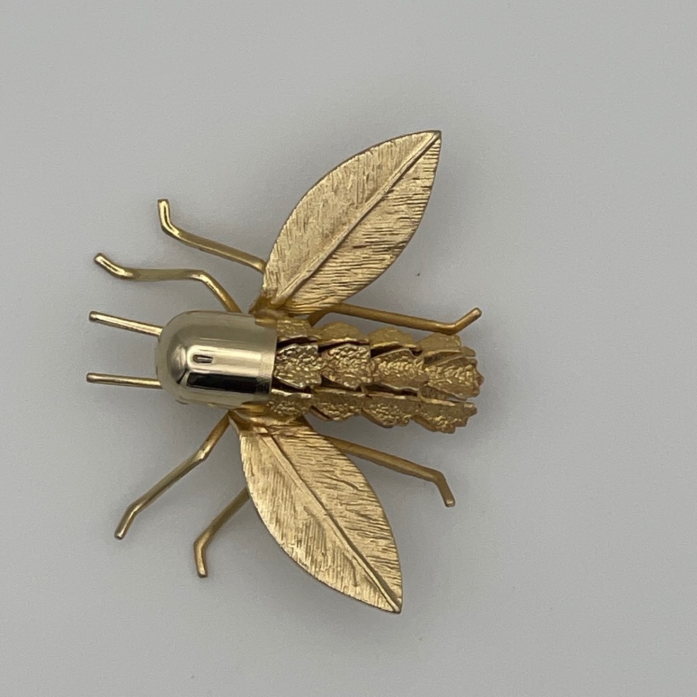 Bee Brooch Vintage Gold Tone Wasp Flying Insect